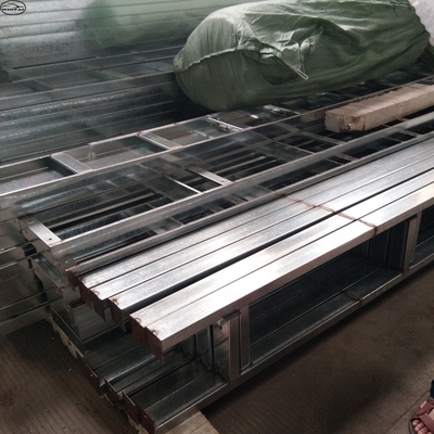 Externe grootte 7x5.45x3.35m Autospray Booth Bakoven CE goedgekeurd voor auto verfkamer