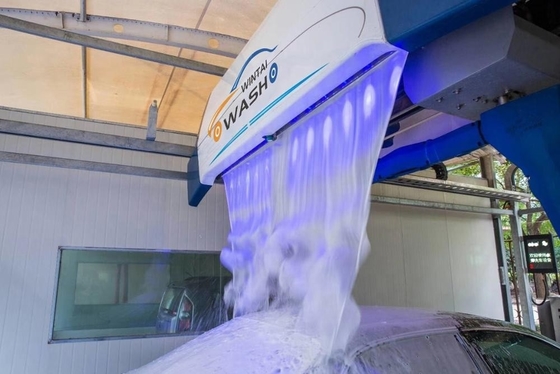 Borstelloze autowasmachine met één arm met installatie W tussen 3350 mm en 3686 mm